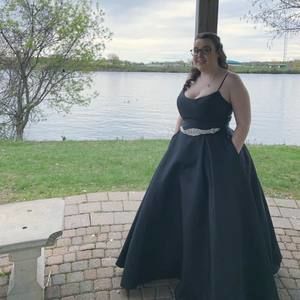 Meet your Posher, Vicky sonya